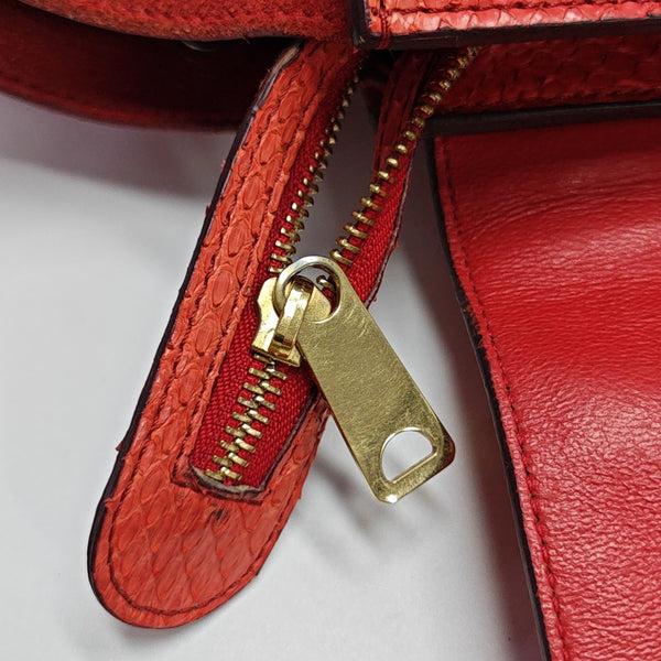 TRAPEZE Medium Python Red