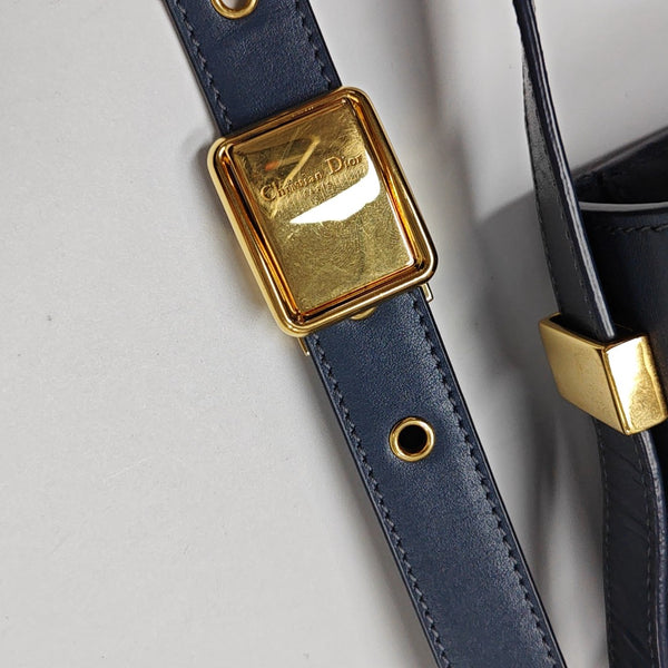 30 Montaigne Calfskin Blue