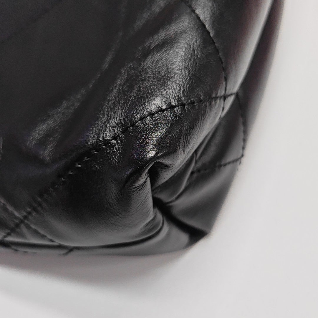 CHANEL 22 Mini Quilted Calfskin Black