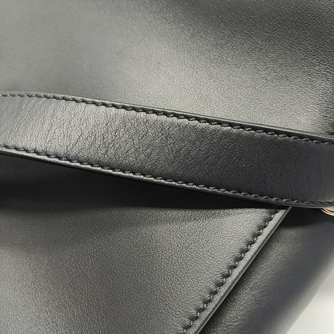 Peekaboo Large Calfskin Black