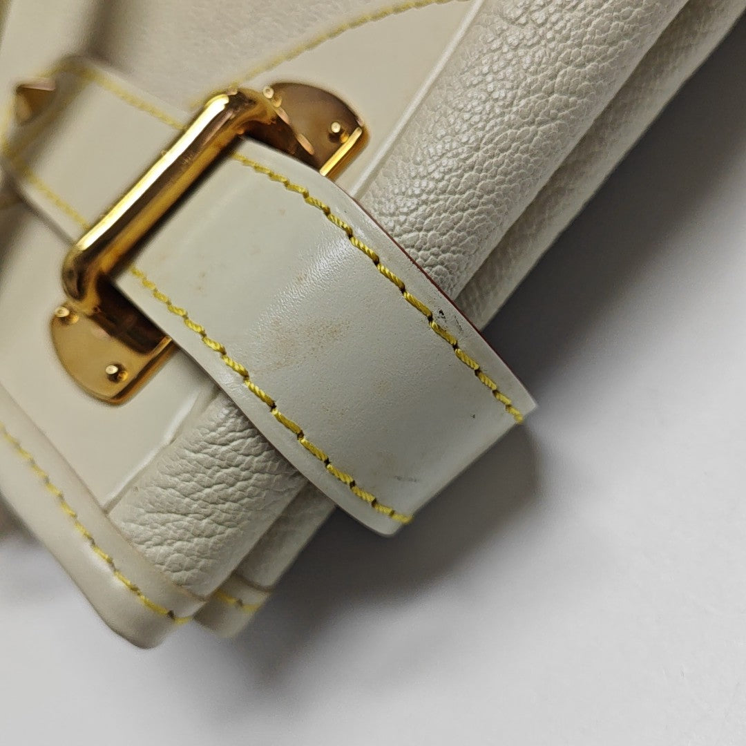 LE MAJESTUEUX Calfskin Beige