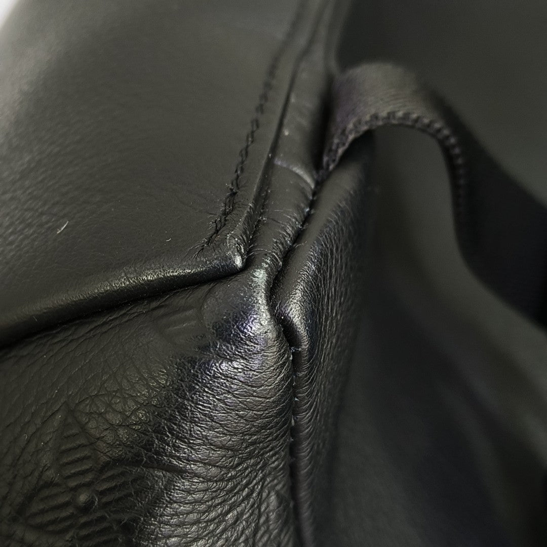 DISCOVERY Monogram Calfskin Black