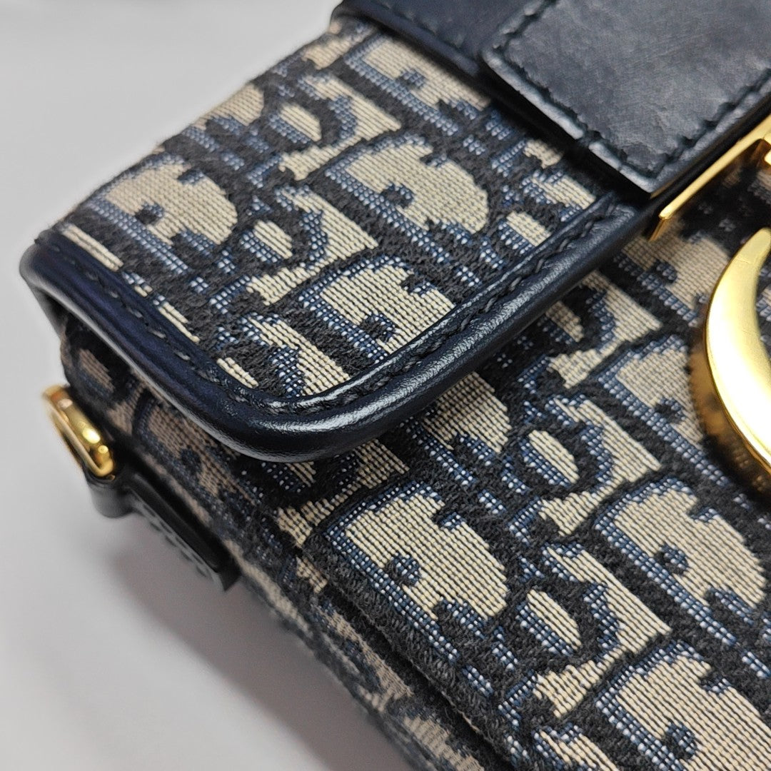 30 Montaigne Mini Oblique Canvas Blue