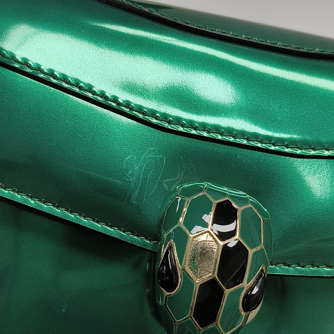SERPENTI FOREVER Medium Patent Leather Green