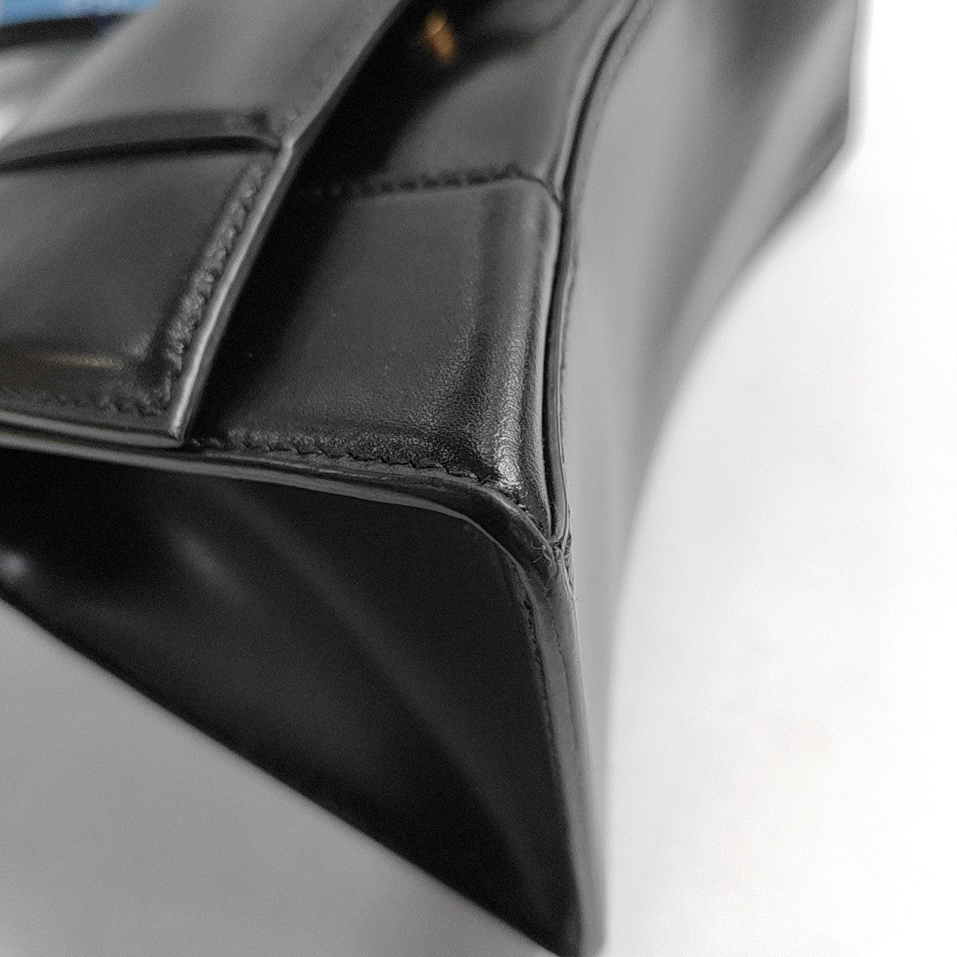 Hourglass S Calfskin Black