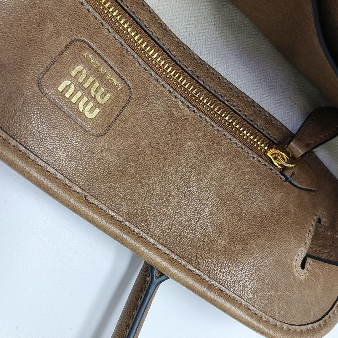 Aventure Calfskin Brown