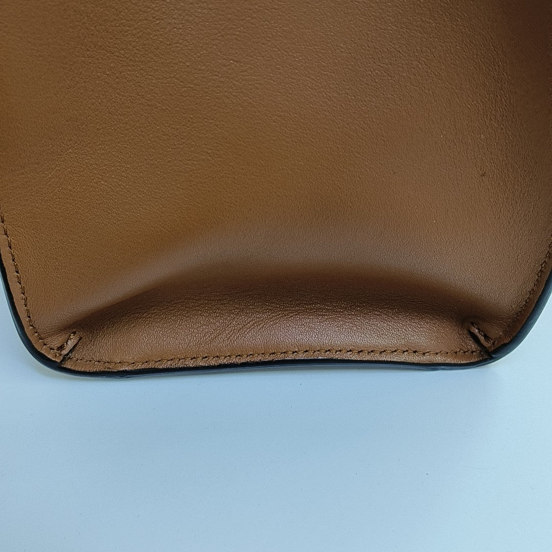 Peekaboo Large Calfskin Brown