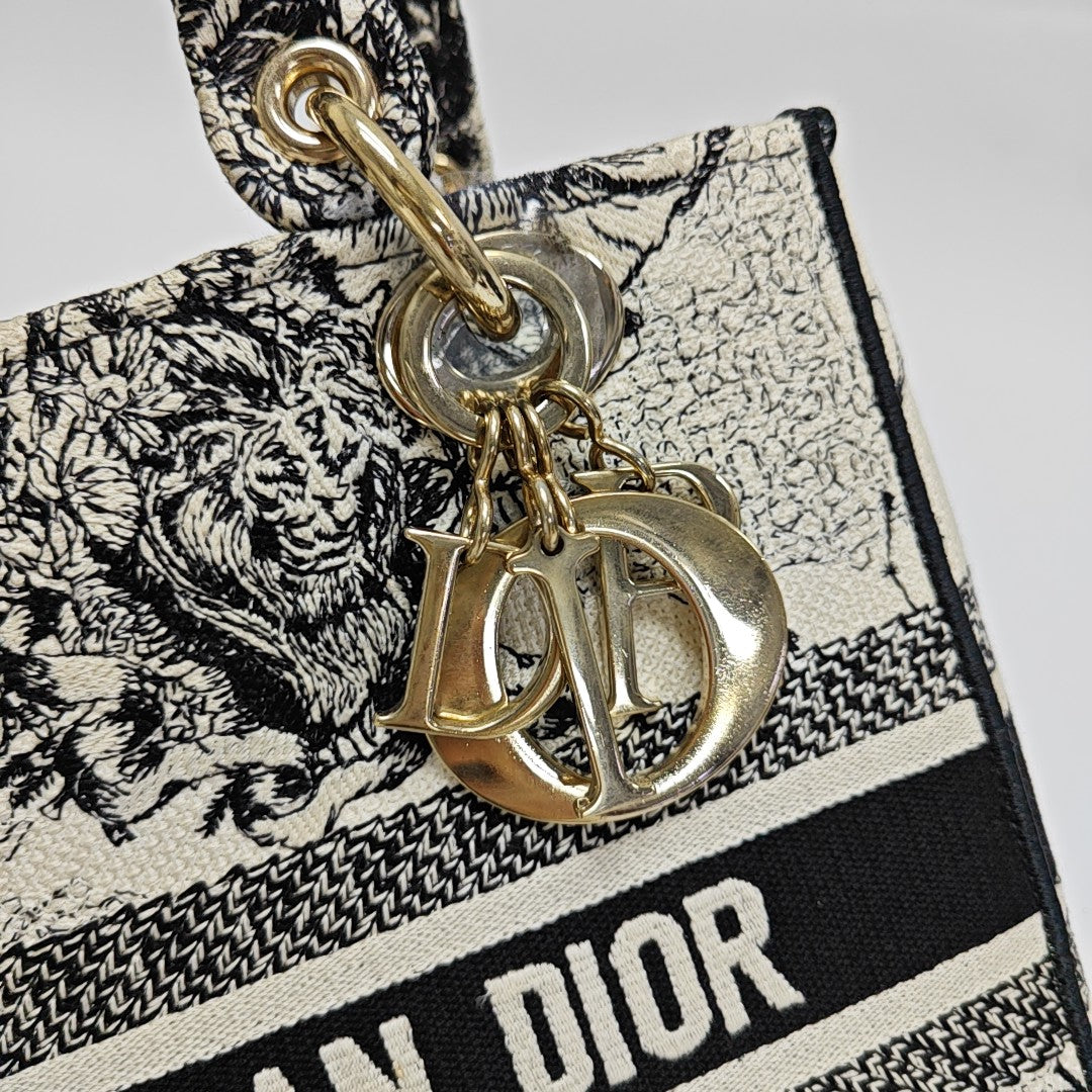 Lady Dior Medium Fabric Beige
