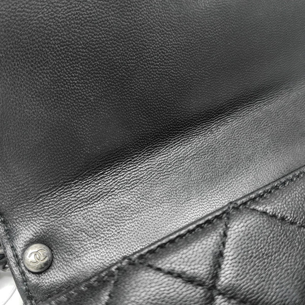 CLASSIC VERTICAL PEARL Quilted Lambskin Black
