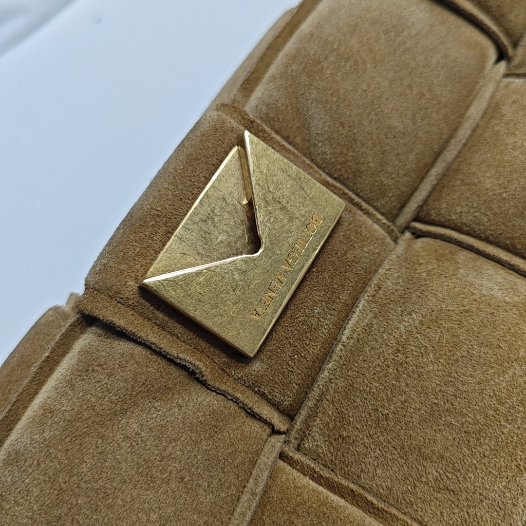 Cassette Medium Suede Beige