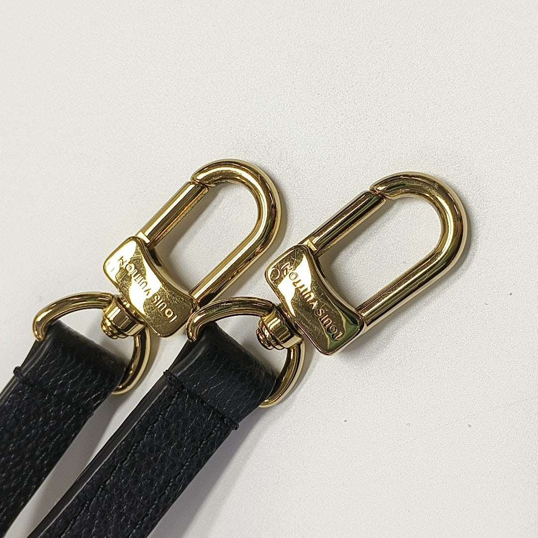 MÉTIS EAST WEST Monogram Calfskin Black
