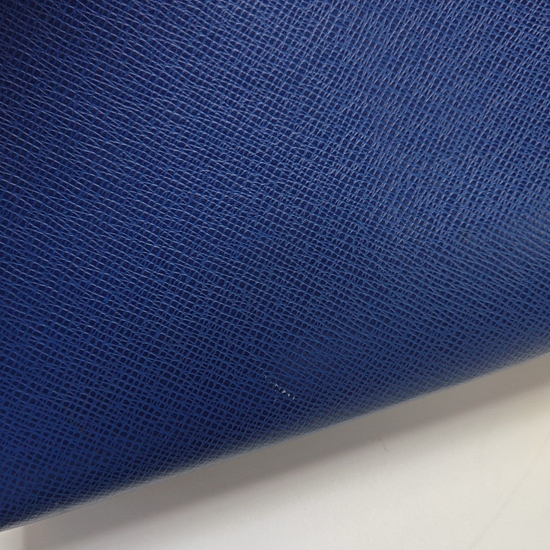 Pochette Voyag MM Calfskin Blue