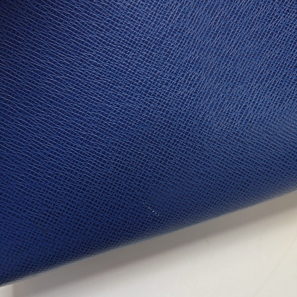 Pochette Voyag MM Calfskin Blue