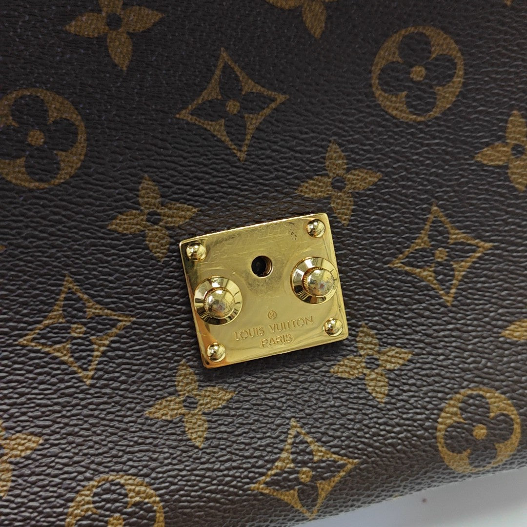 MÉTIS MM Monogram Coated Canvas Brown