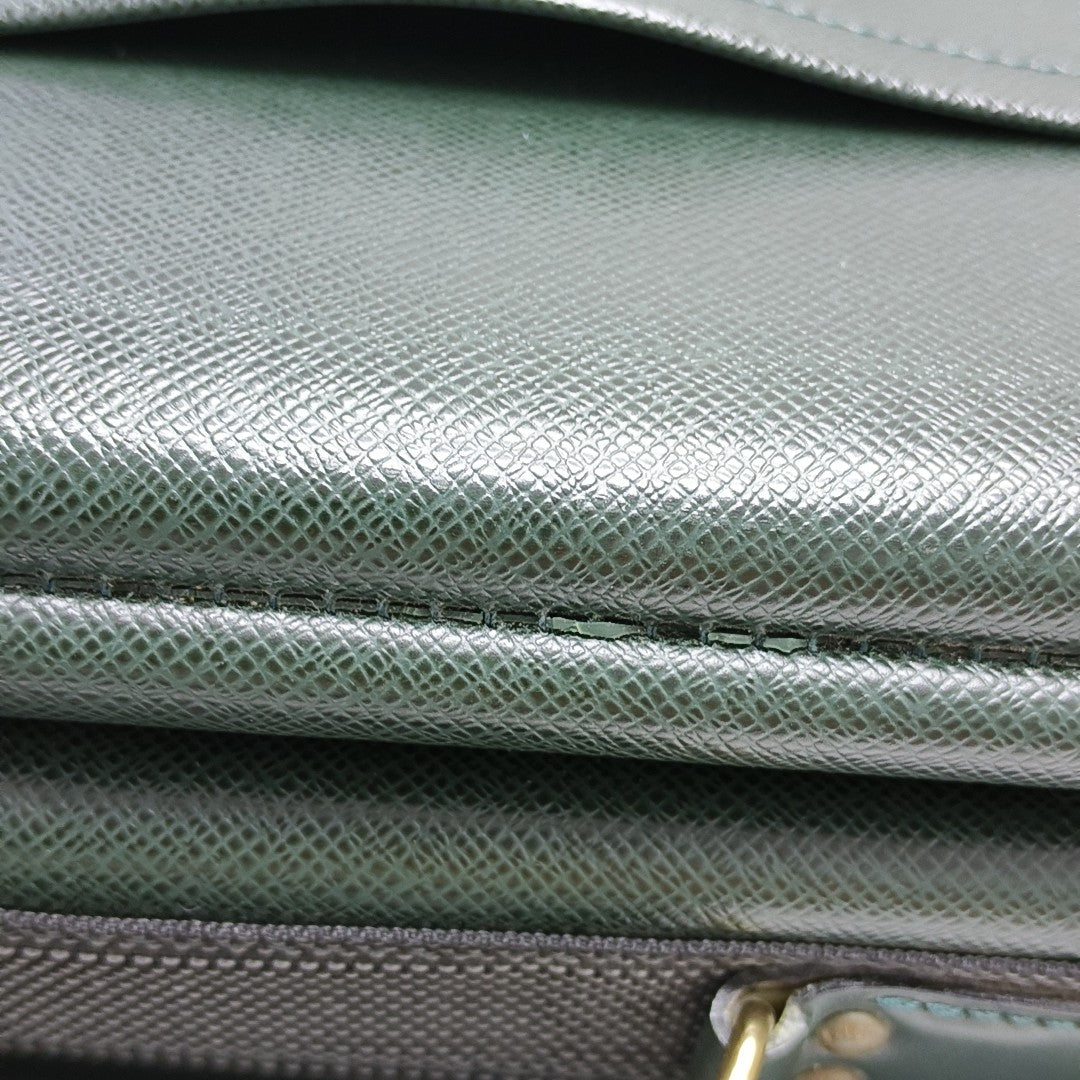 SATELLITE 53 Calfskin Green