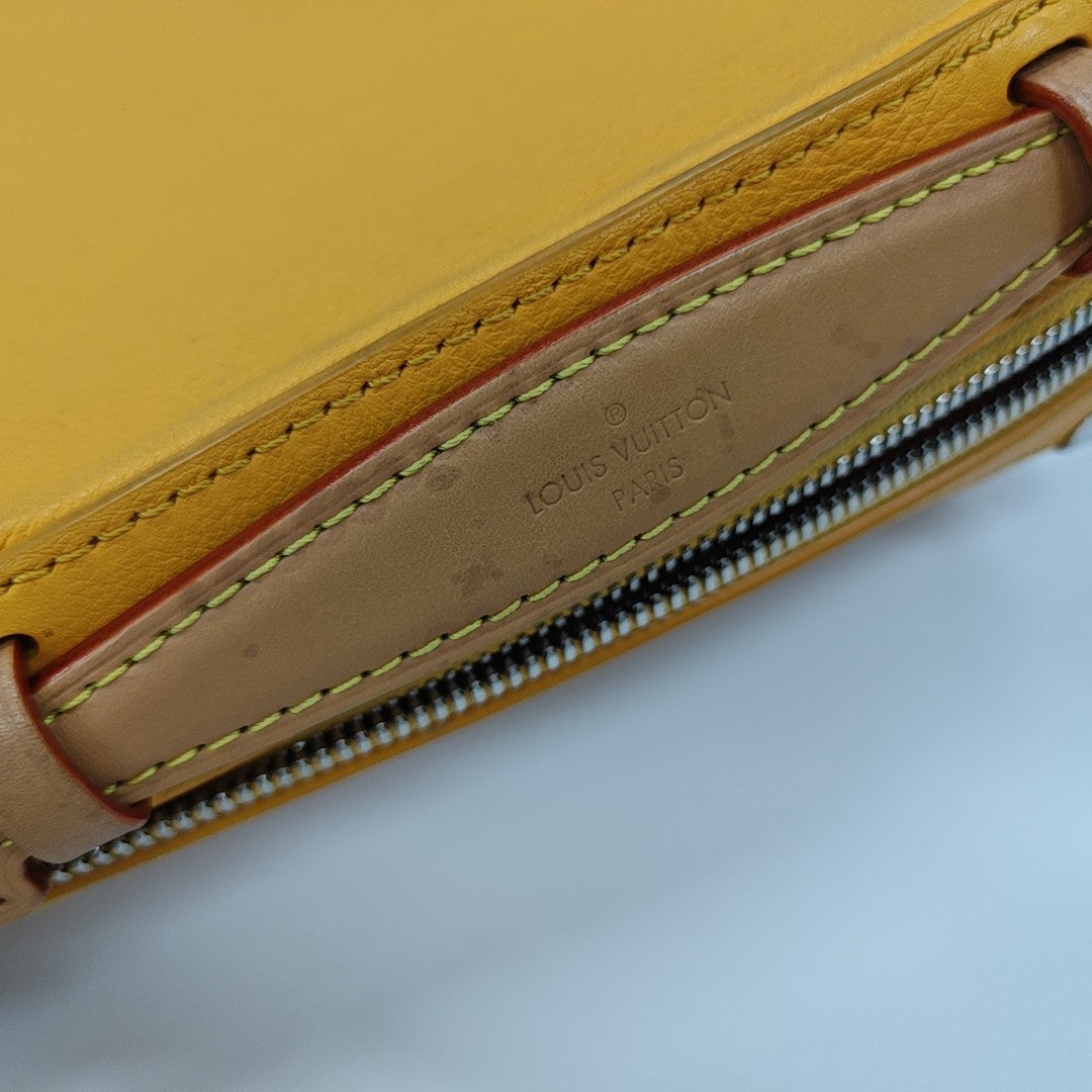 SOFT TRUNK Calfskin Yellow