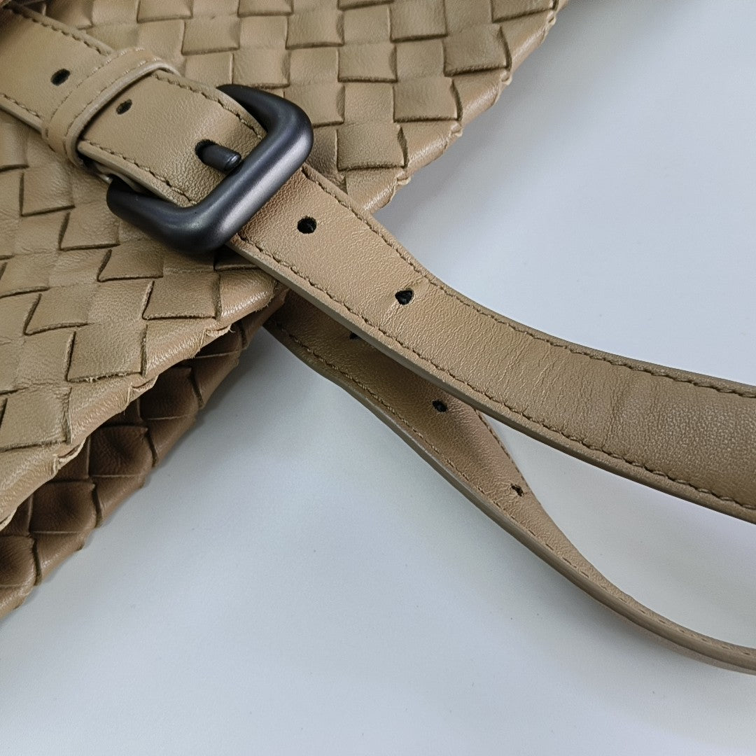 Cesta Lambskin Beige