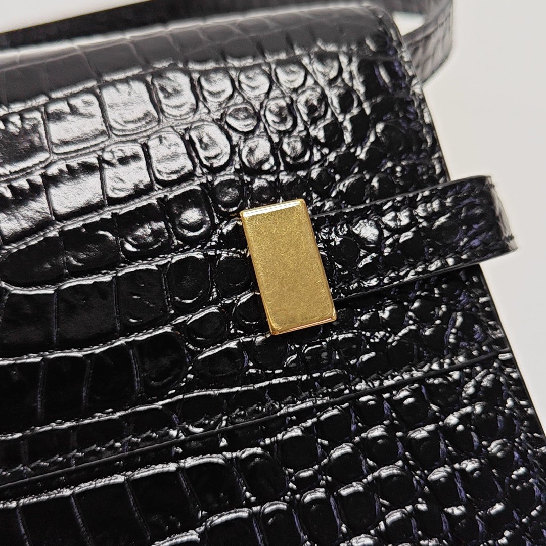 MANHATTAN Small Calfskin Black