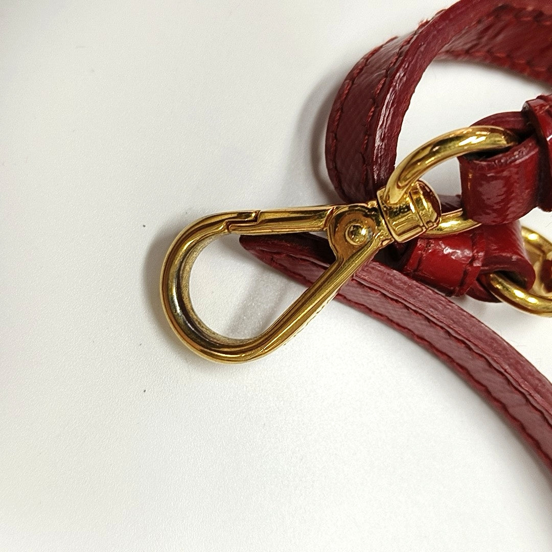 Paseo de ternera saffiano pequeña roja