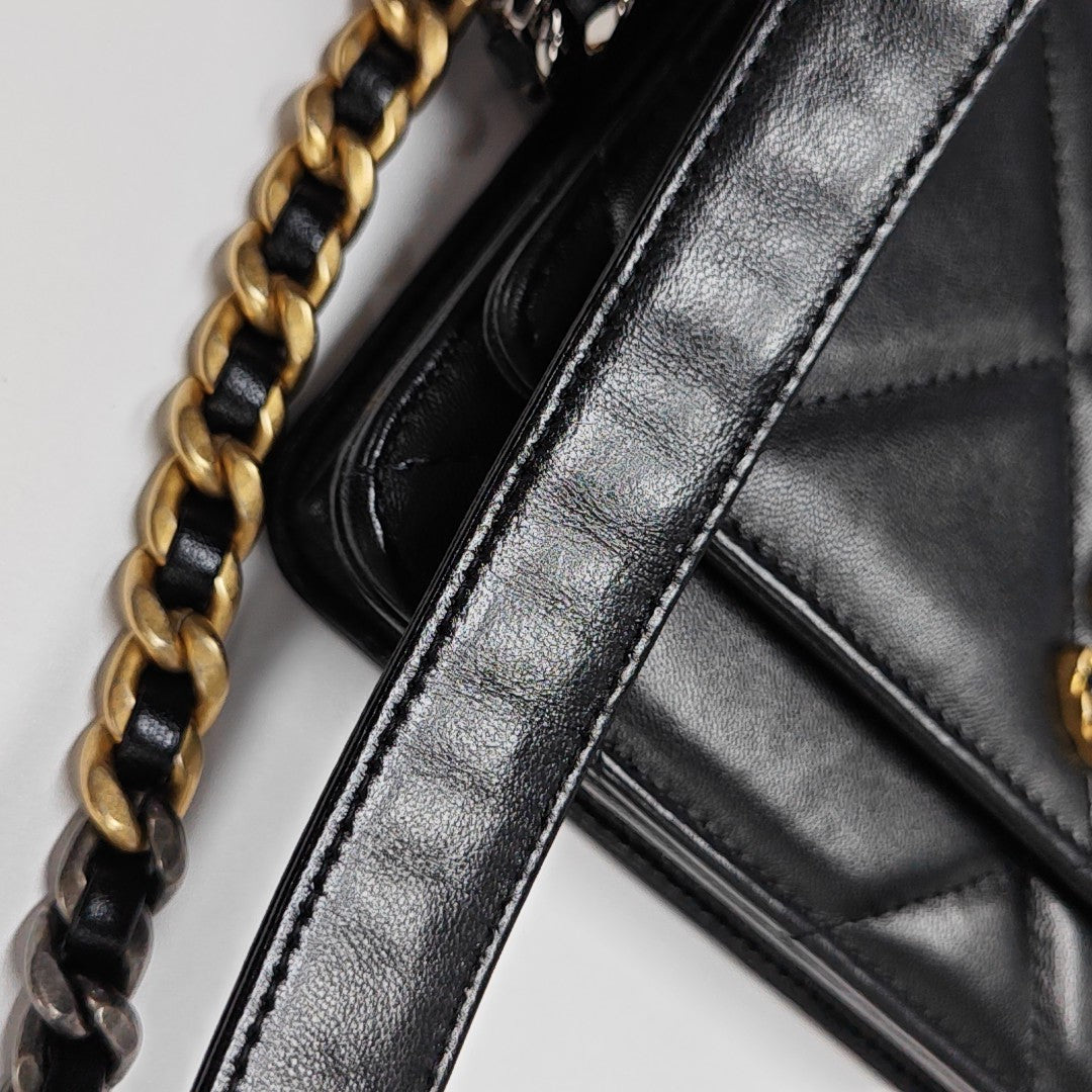 CHANEL 19 WOC Quilted Lambskin Black