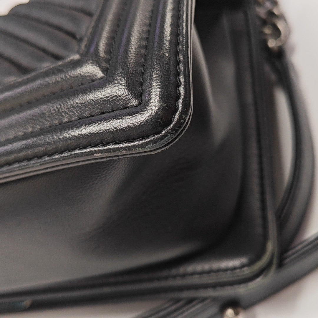 BOY CHANEL Medium Chevron Lambskin Black