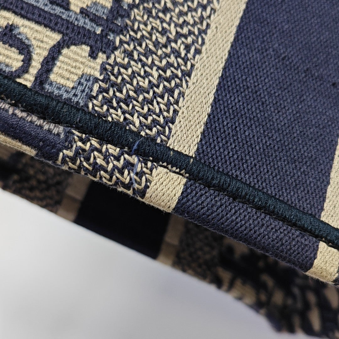 Book Tote Medium Oblique Canvas Blue