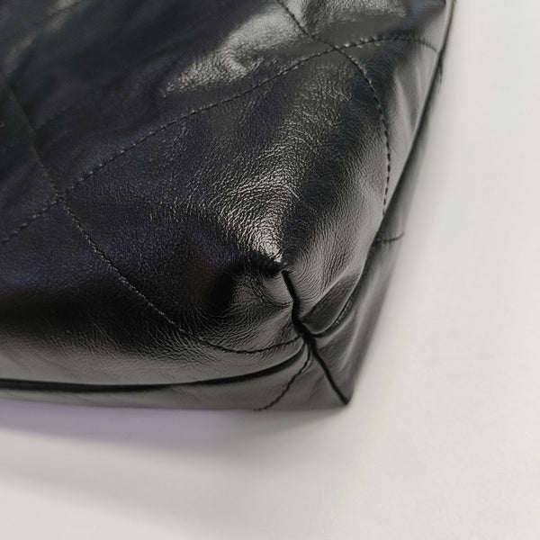 CHANEL 22 Small Quilted Calfskin Black