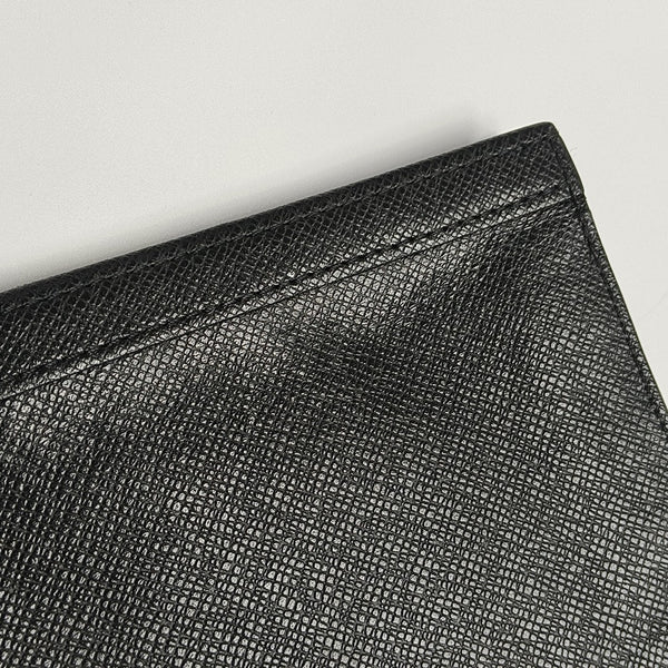 Pochette Voyag MM Calfskin Black
