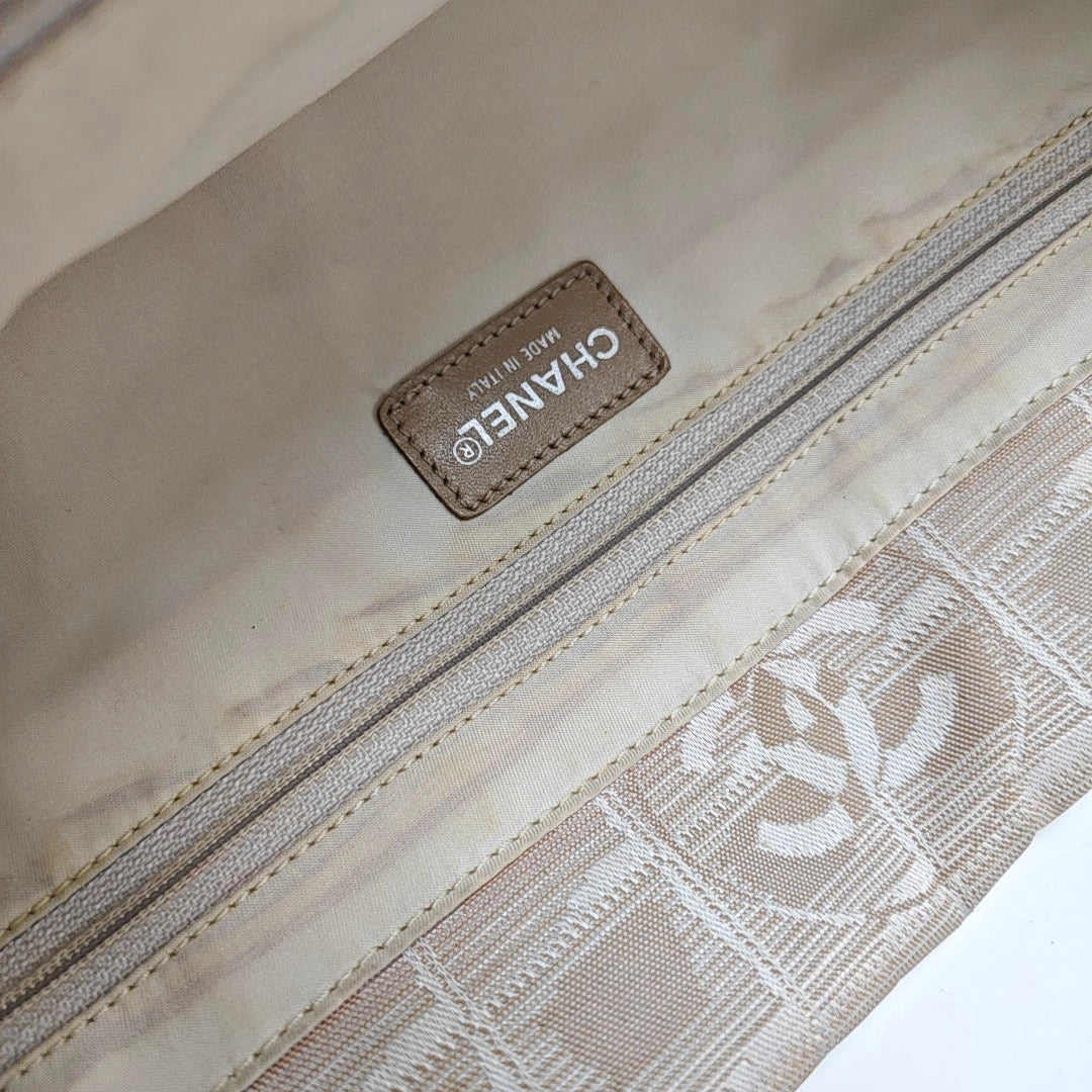 Authenticated pre-owned  TRAVEL LINE Canvas Beige - Top Handle Bag at Looply