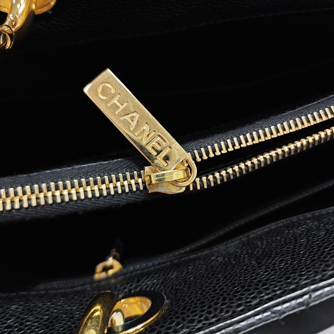 CHANEL GST Large Quilted Grained Calfskin Black