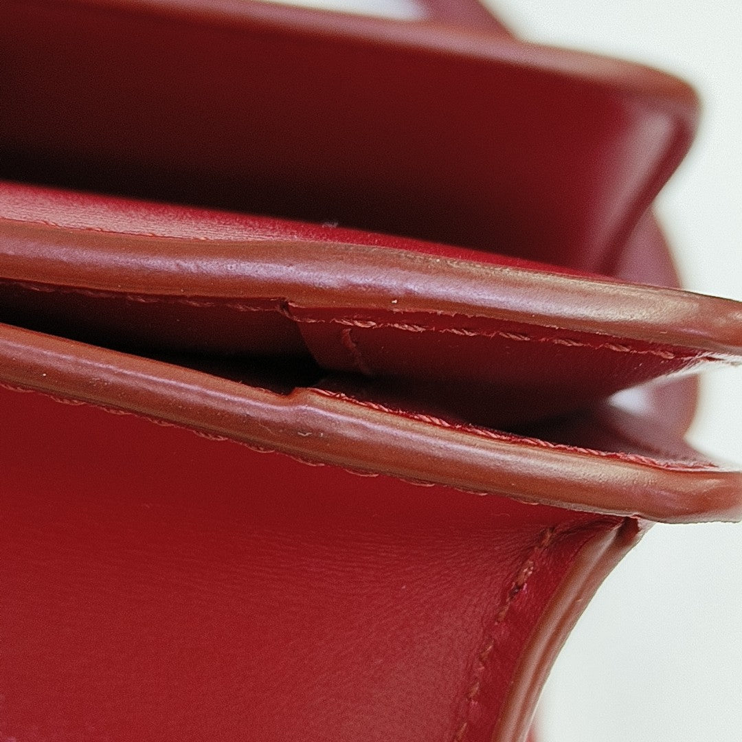 Authenticated pre-owned  CLASSIC BOX Mini Calfskin Red - Shoulder Bag at Looply