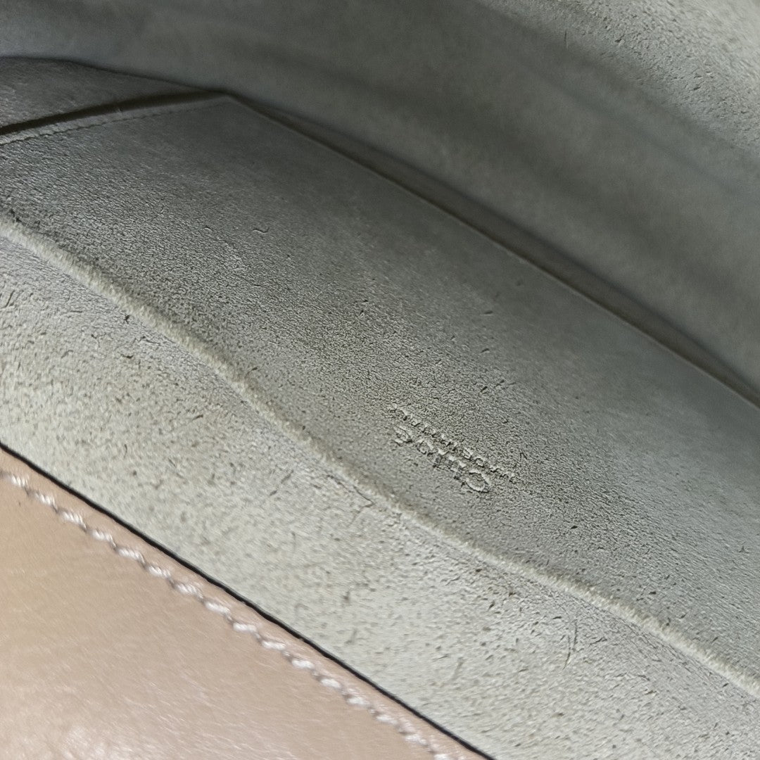 Nile Medium Calfskin Brown