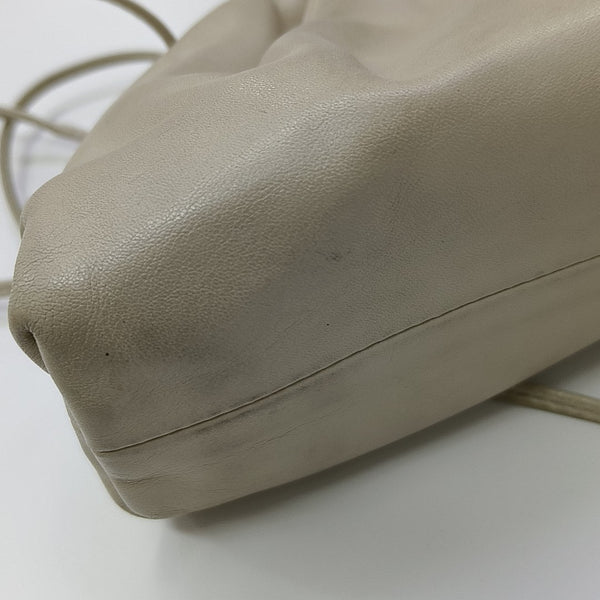 The Pouch Mini Calfskin Beige