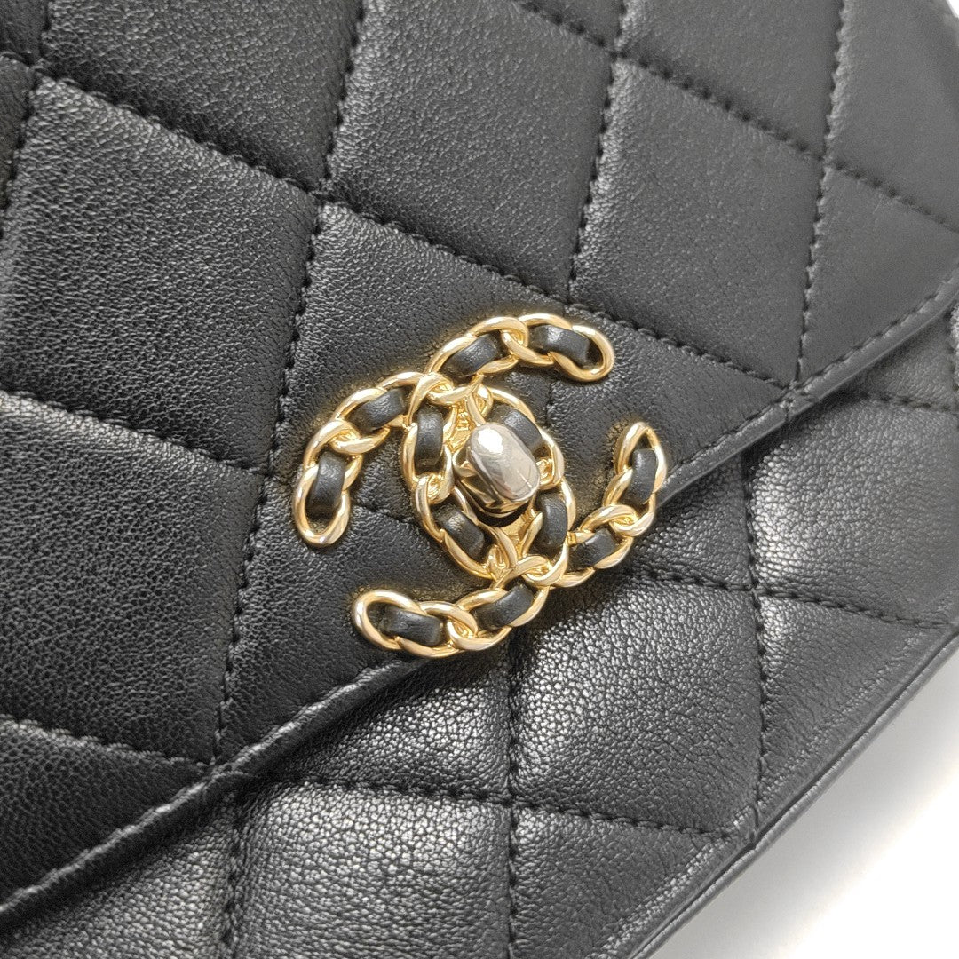 CHAIN INFINITY TOP HANDLE Quilted Lambskin Black