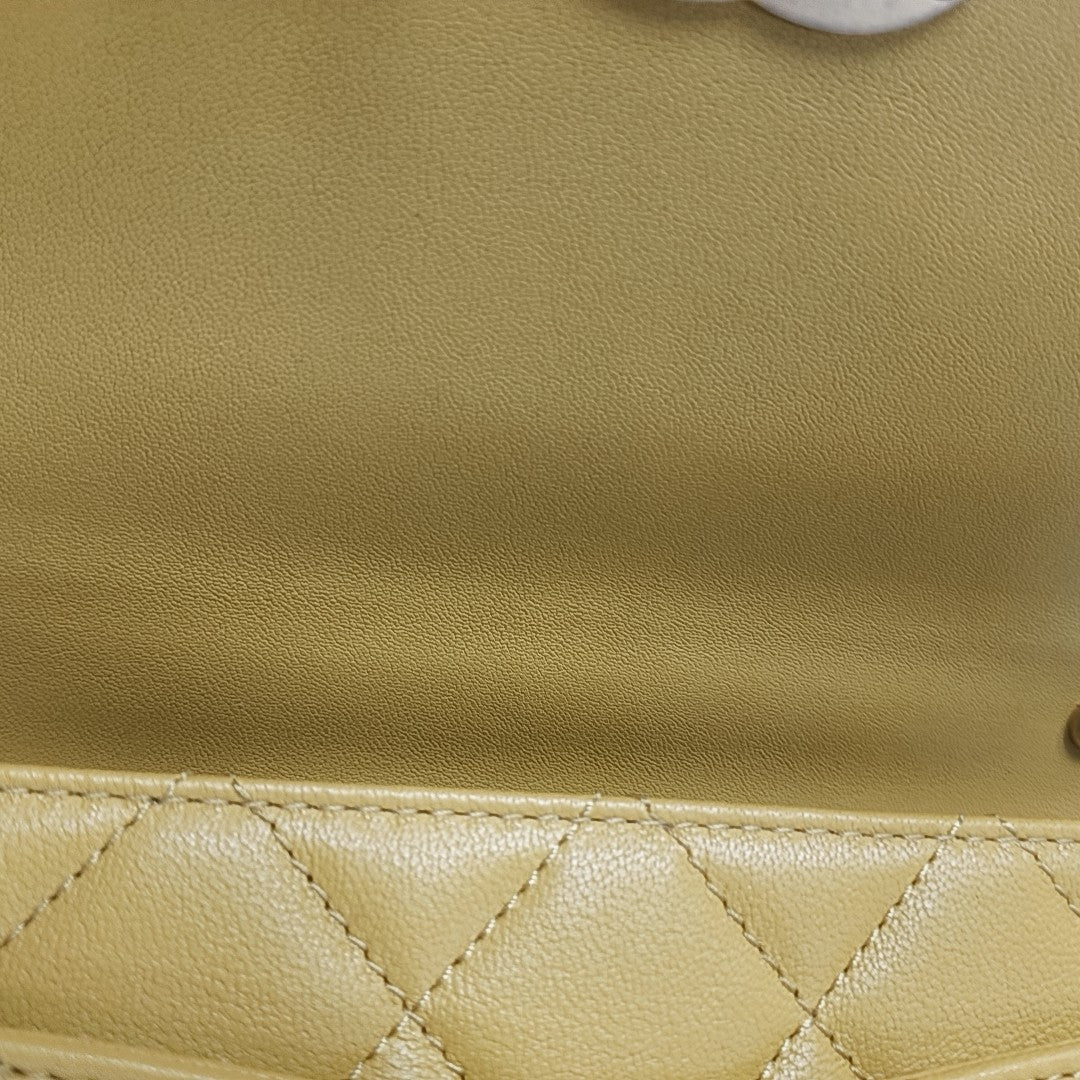 CHAIN INFINITY TOP HANDLE Quilted Lambskin Yellow