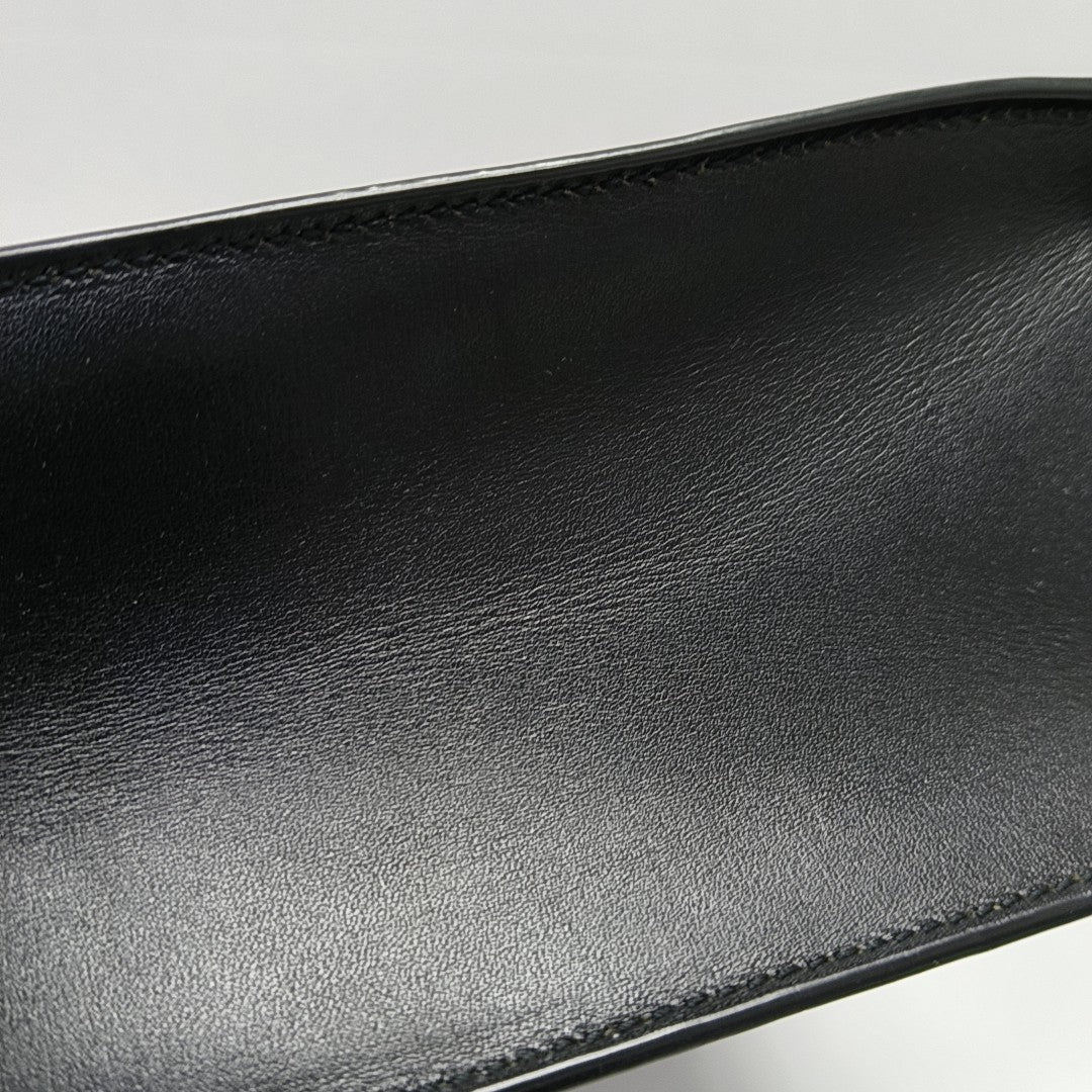 MANHATTAN Medium Calfskin Black