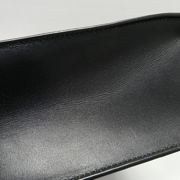 MANHATTAN Medium Calfskin Black