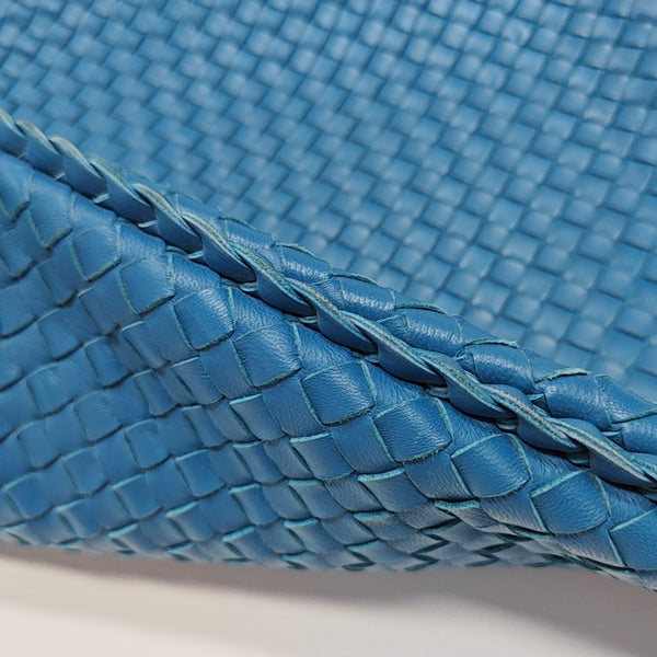 Veneta Large Calfskin Blue