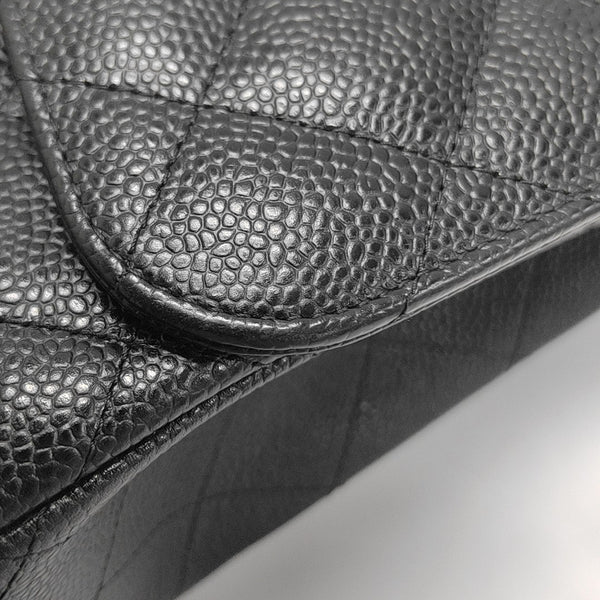 CLASSIC FLAP Jumbo Quilted Grained Calfskin Black