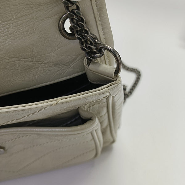 NIKI Small Chevron Calfskin Gray