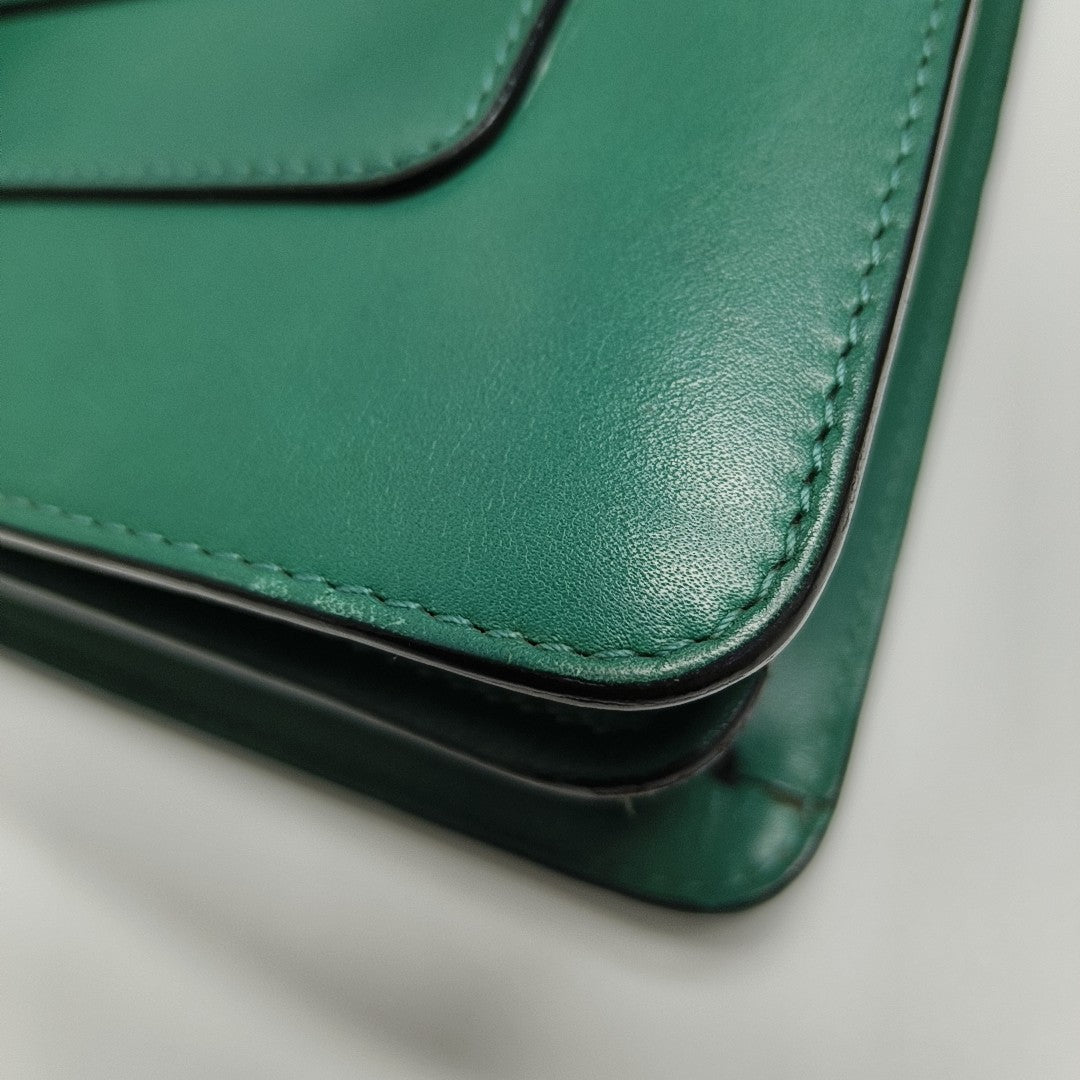 SERPENTI FOREVER Medium Calfskin Green