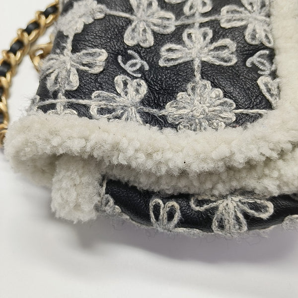 CHANEL 19 Small Lambskin Black