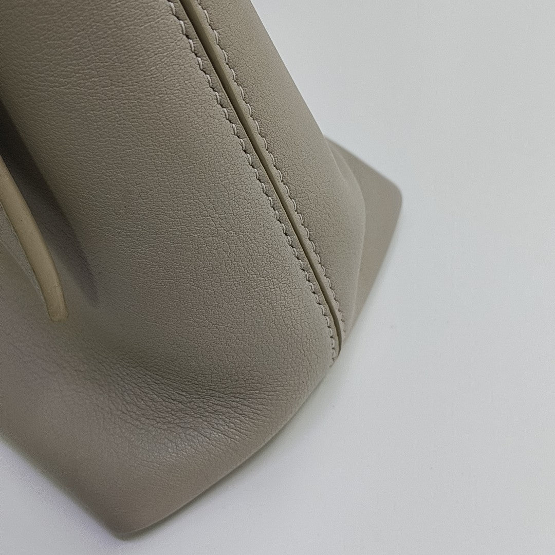Downtown Calfskin Gray