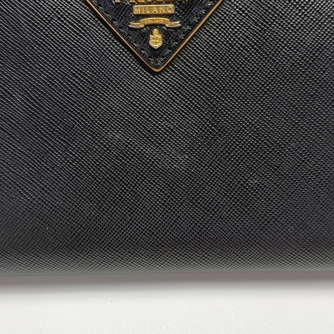 Billetera de piel de ternera negra