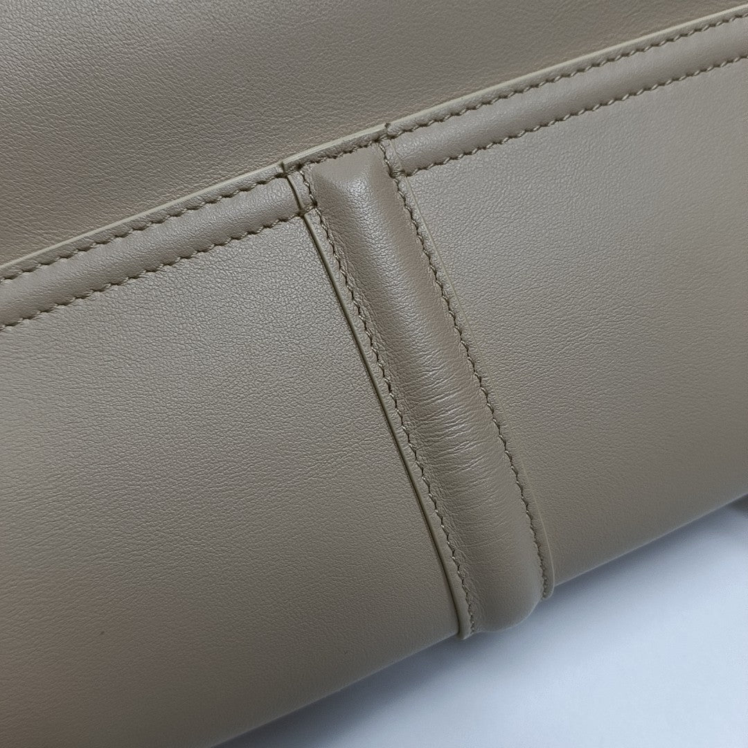 16 Large Calfskin Beige