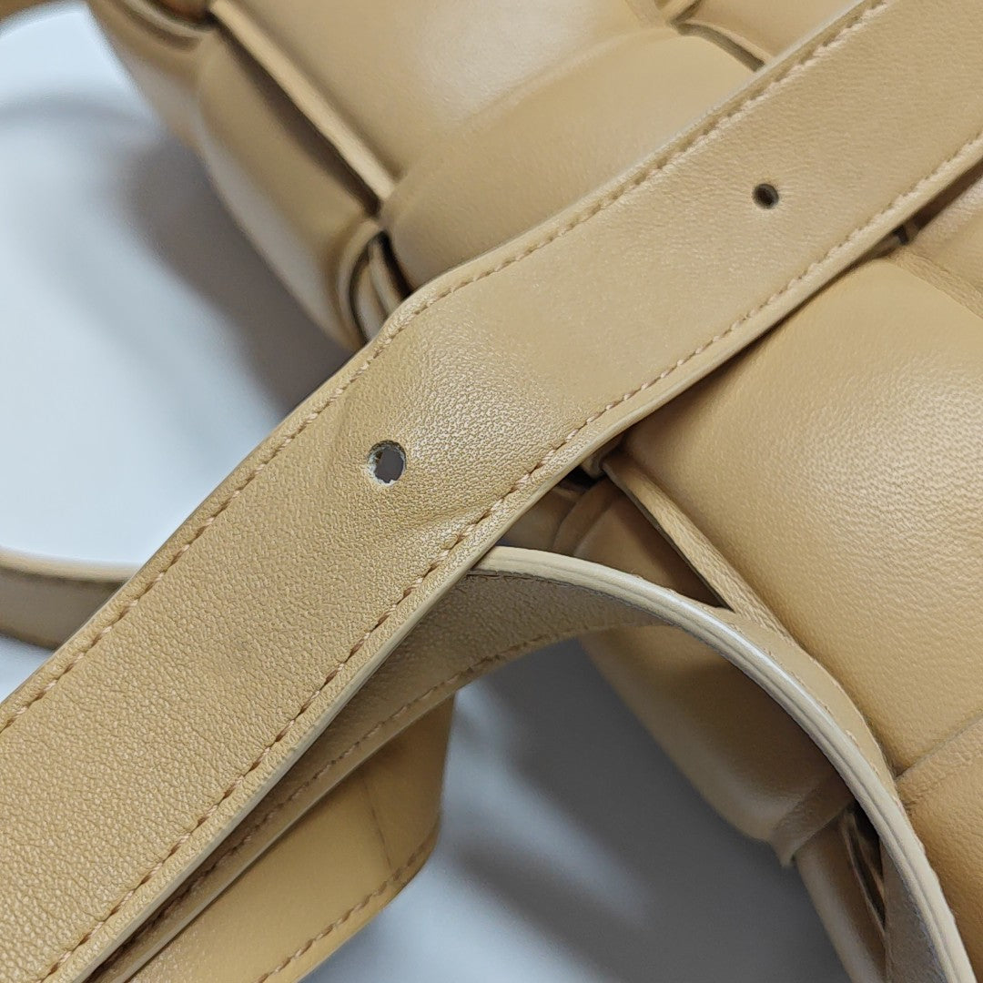 Cassette Medium Lambskin Beige