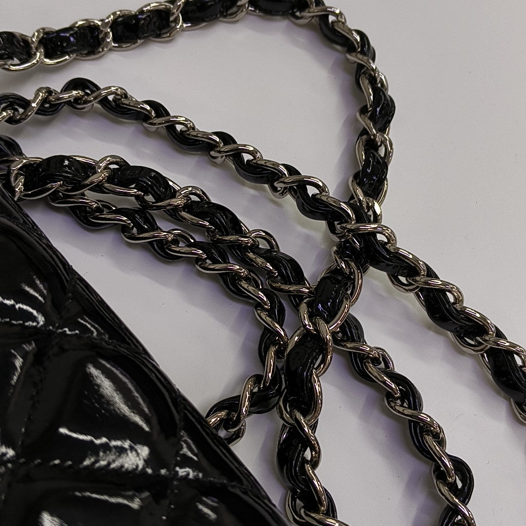 CLASSIC FLAP Jumbo Quilted Patent Leather Black