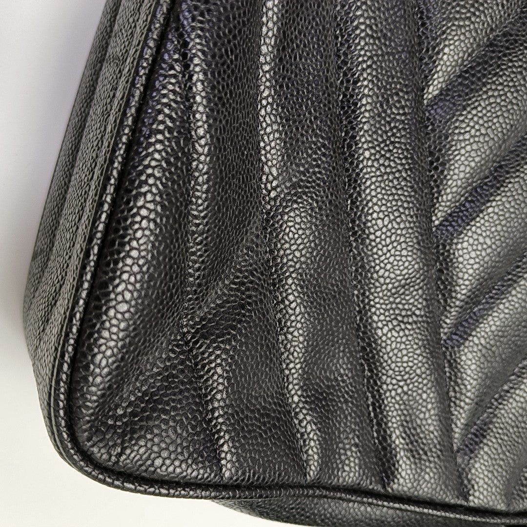 VINTAGE FRONT POCKET CAMERA BAG Quilted Grained Calfskin Black