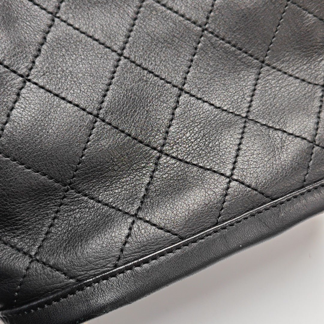 CC DRAWSTRING BUCKET Small Quilted Calfskin Black