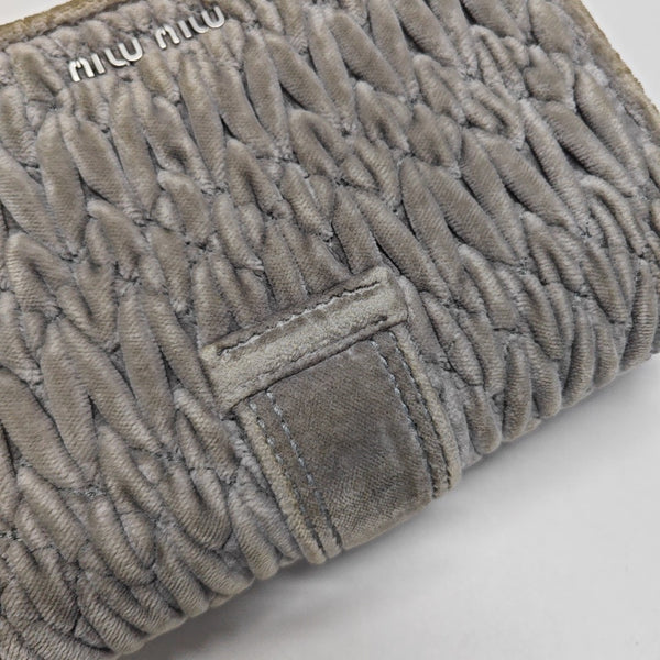 Quilted Velvet Shoulder Bag Gray